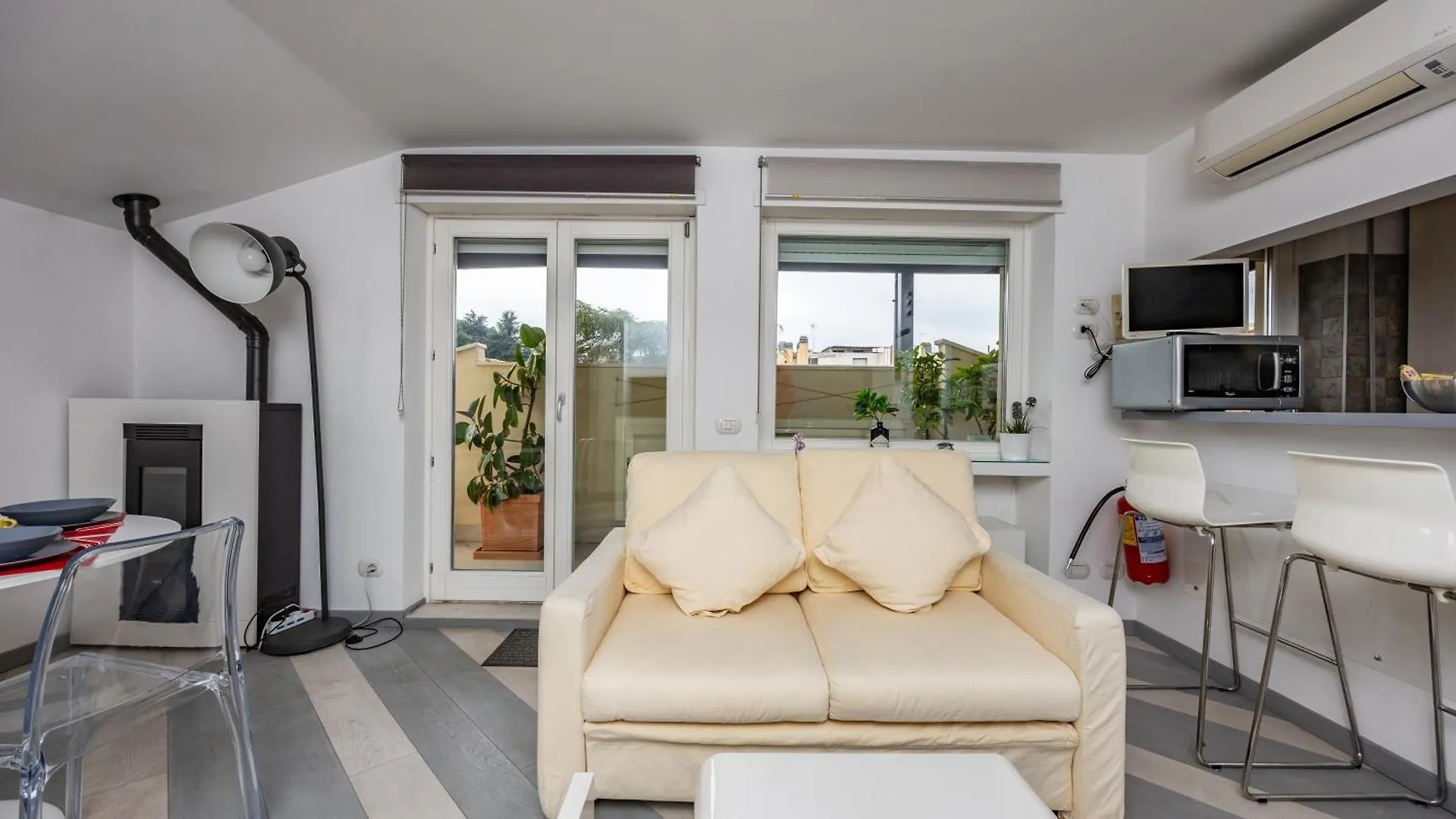 L'Attichetto Di Bubi By Rentbeat Apartment Rome 0*,
